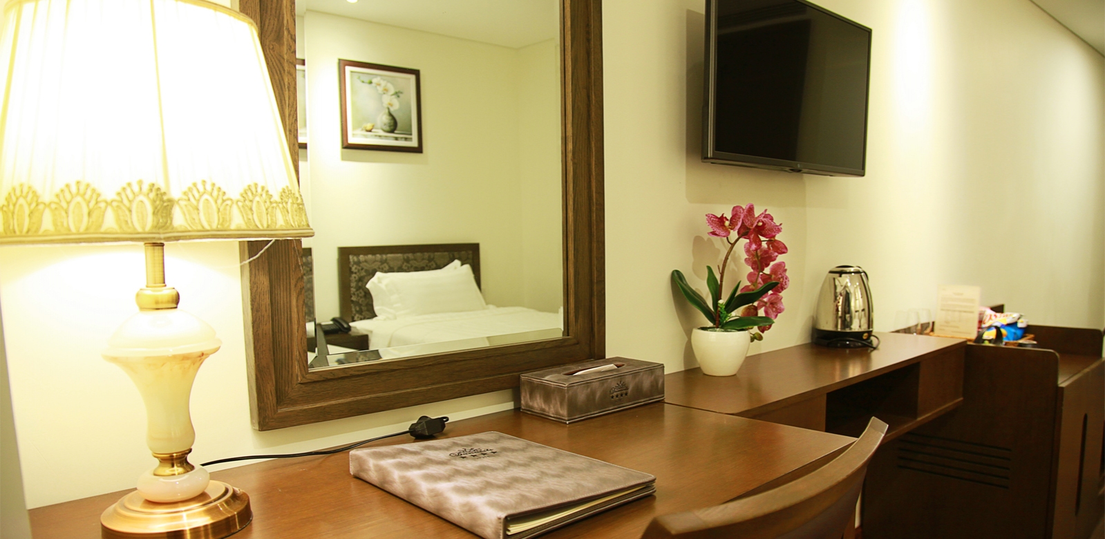 DELUXE DOUBLE/TWIN